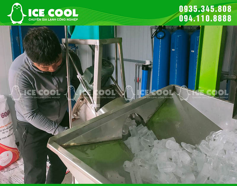 Máy có thể vận hành 24/24, mẻ đá sau không phải chờ đợi mẻ trước xả xong