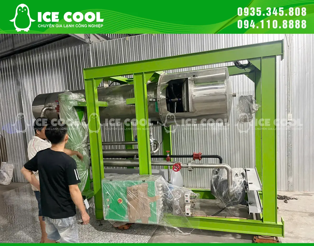 Đá viên từ máy ICE COOL sạch, đều và lâu tan, hỗ trợ khách hàng tại Long An nâng cao chất lượng pha chế và phục vụ.